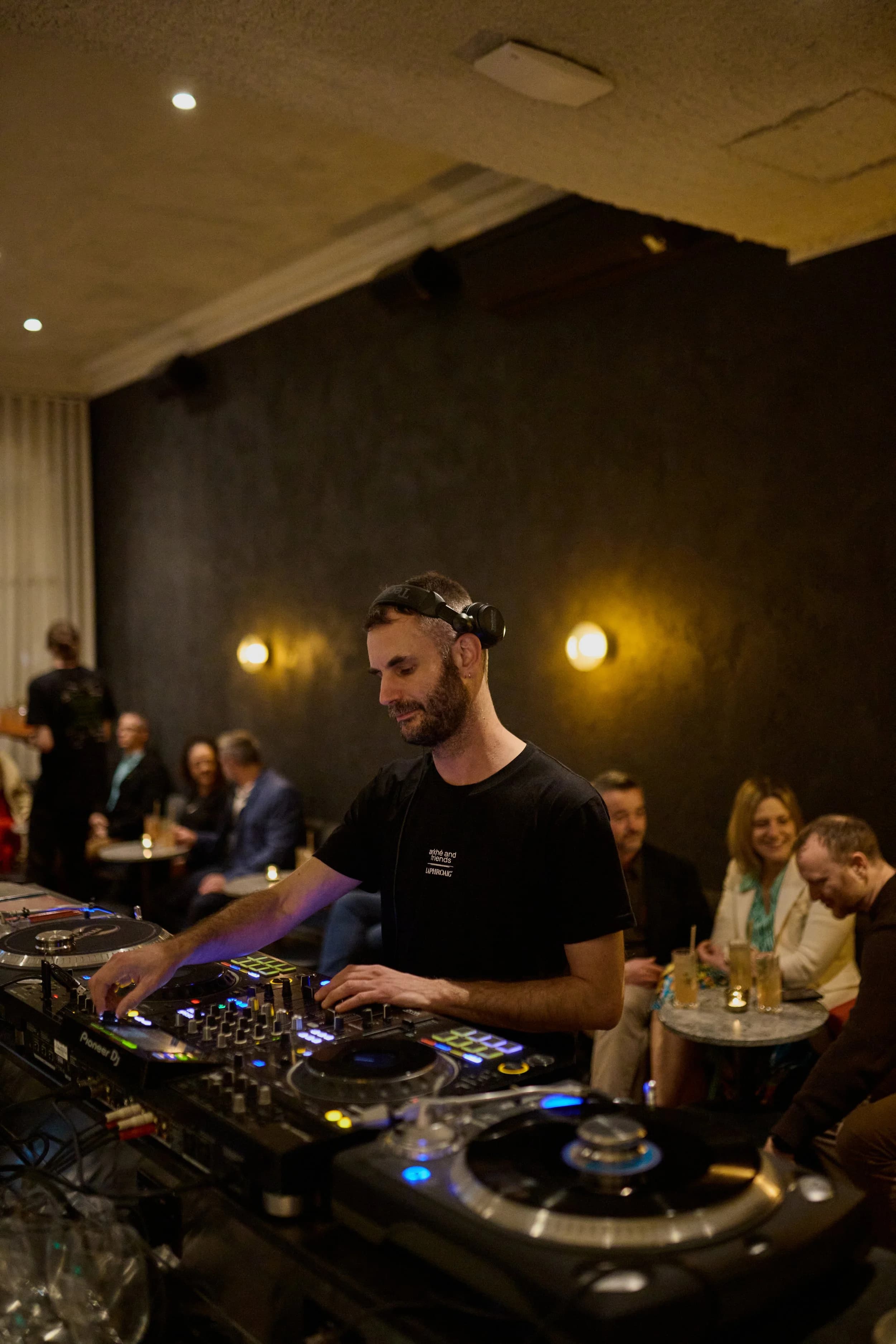 A live event at arkhé